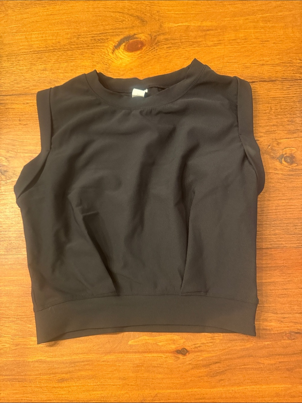 HALARA Black Sleeveless Ribbed Crop Top